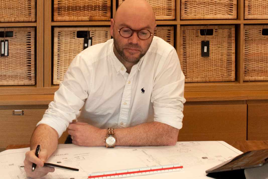 Mark Berryman findet Entspannung bei seinen Koi-Karpfen