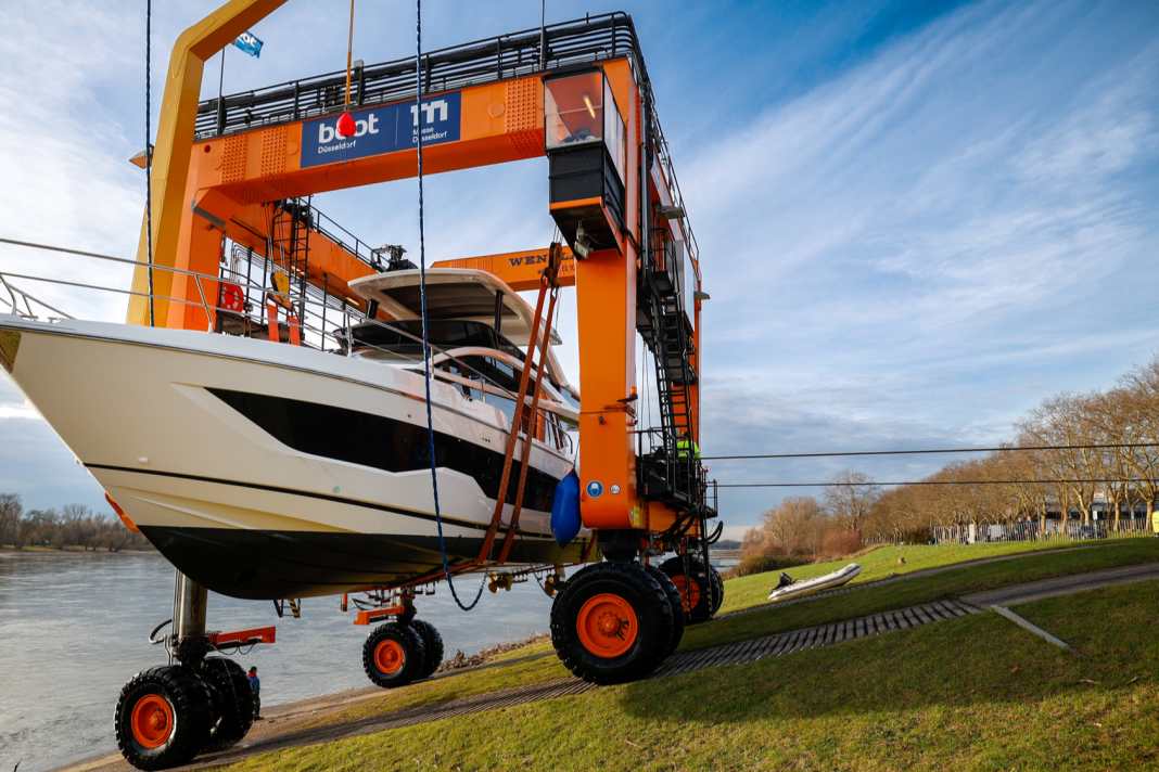 "Big Willi" ensures superyacht spectacle on the Rhine