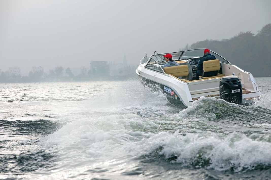 Atlantic Marine 720 DC - On the ball