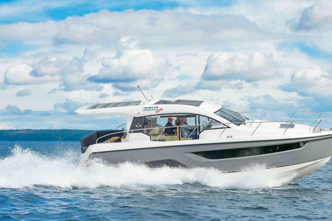 Sportcruiser mit Innenborder - Sealine C 390