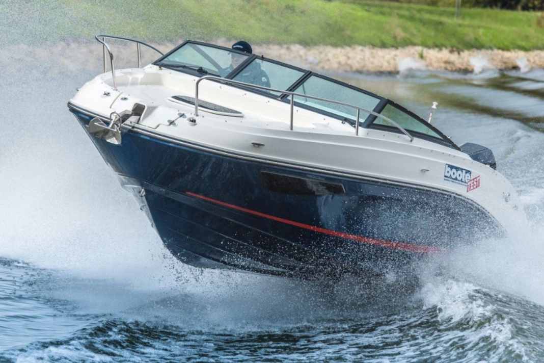 Cuddy Cabin - Sea Ray 230 SSOE