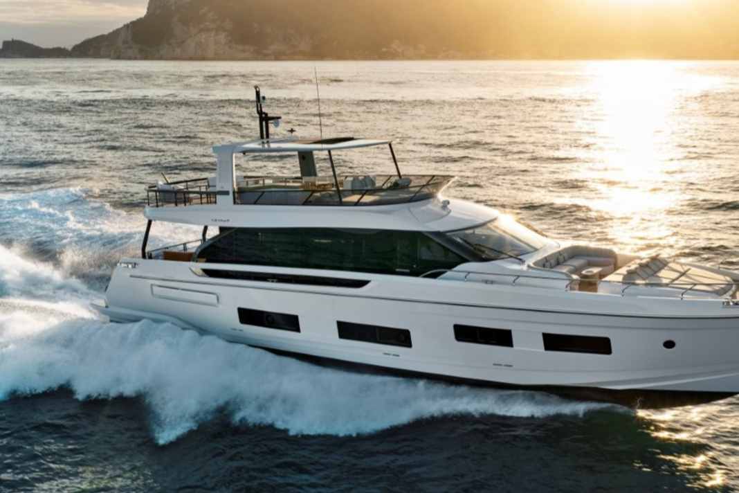 Zu Gast auf der Azimut Fly 82