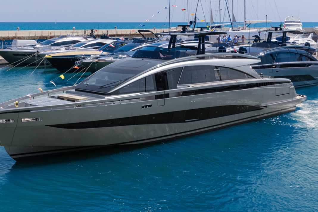 Vize-Flaggschiff der Sport-Utility-Reihe gewassert