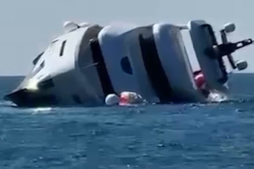 New 24 metre shipyard - first taking on water, then capsizing