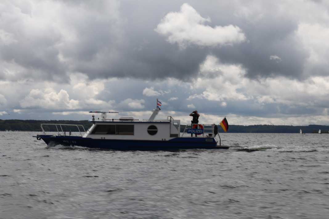 Water police stop drunken boat drivers