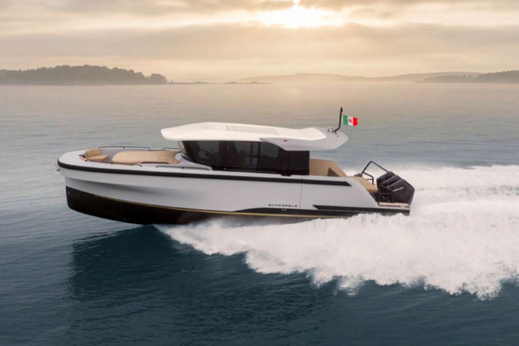 Adventure yacht with three engines