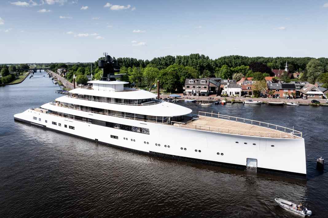 Feadship wassert 100-Meter-Giga