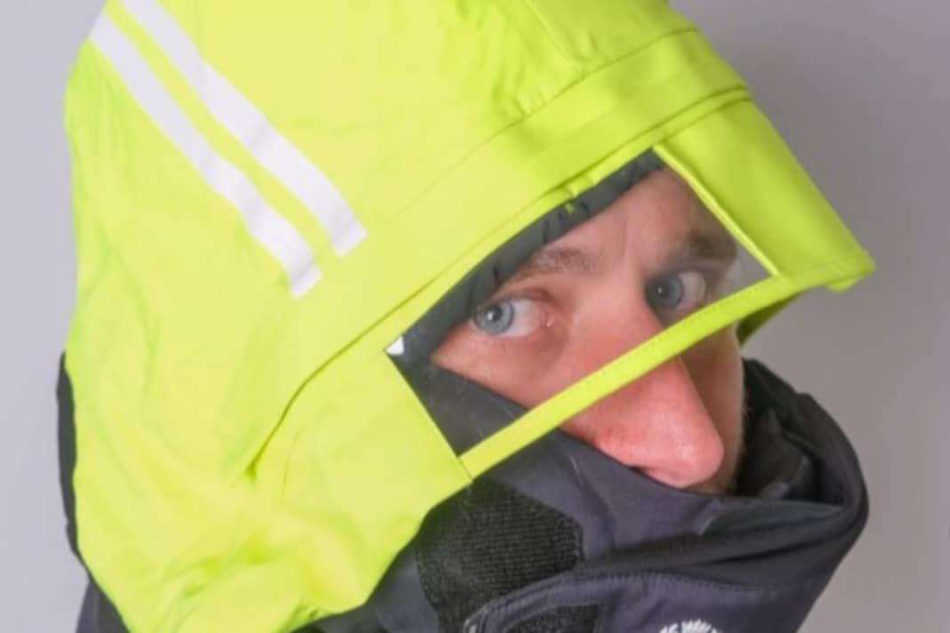 Oilskin with transparent hood and padding