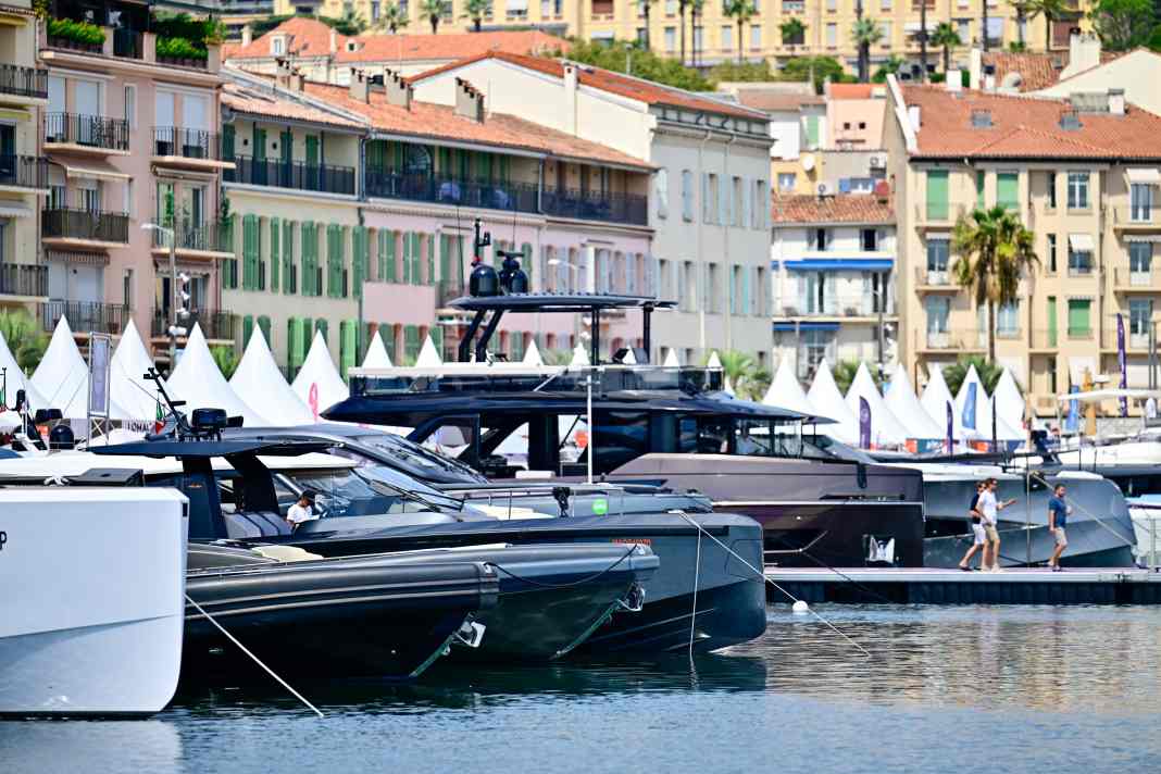 Grand displays from Horizon to Sunseeker
