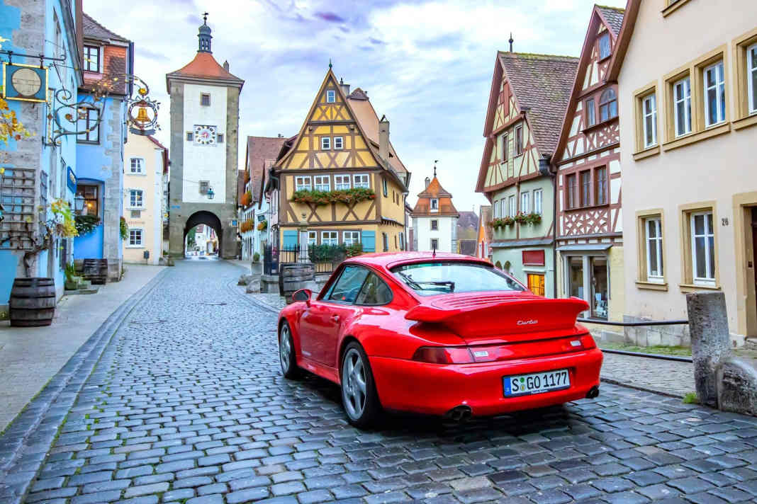 Walter Röhrl-Klassik macht Rothenburg ob der Tauber zum Hot-Spot für 130 Porsche