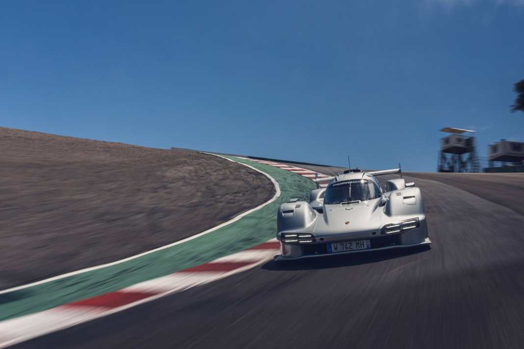 Einzelstück mit seinen Initialen