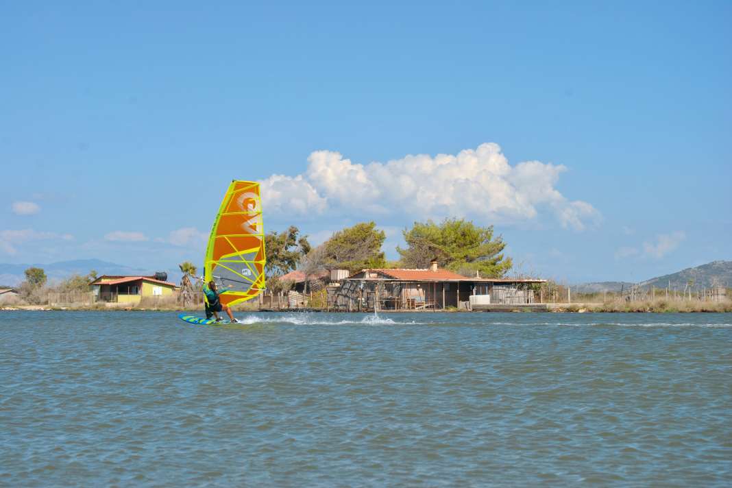 Tsimari & andere Windsurf-Geheimspots in Griechenland