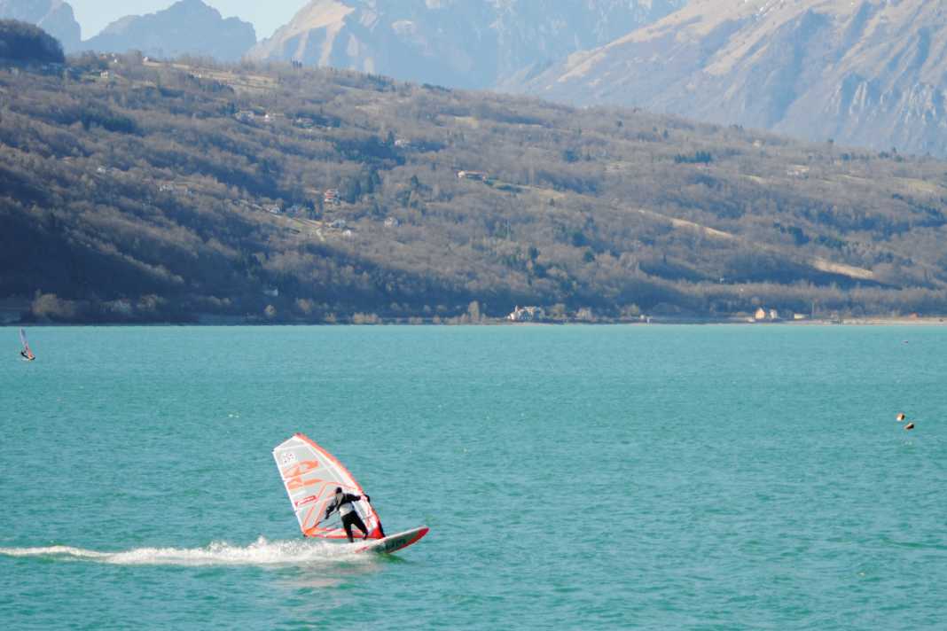 Die besten Windsurf-Spots am Lago di St. Croce