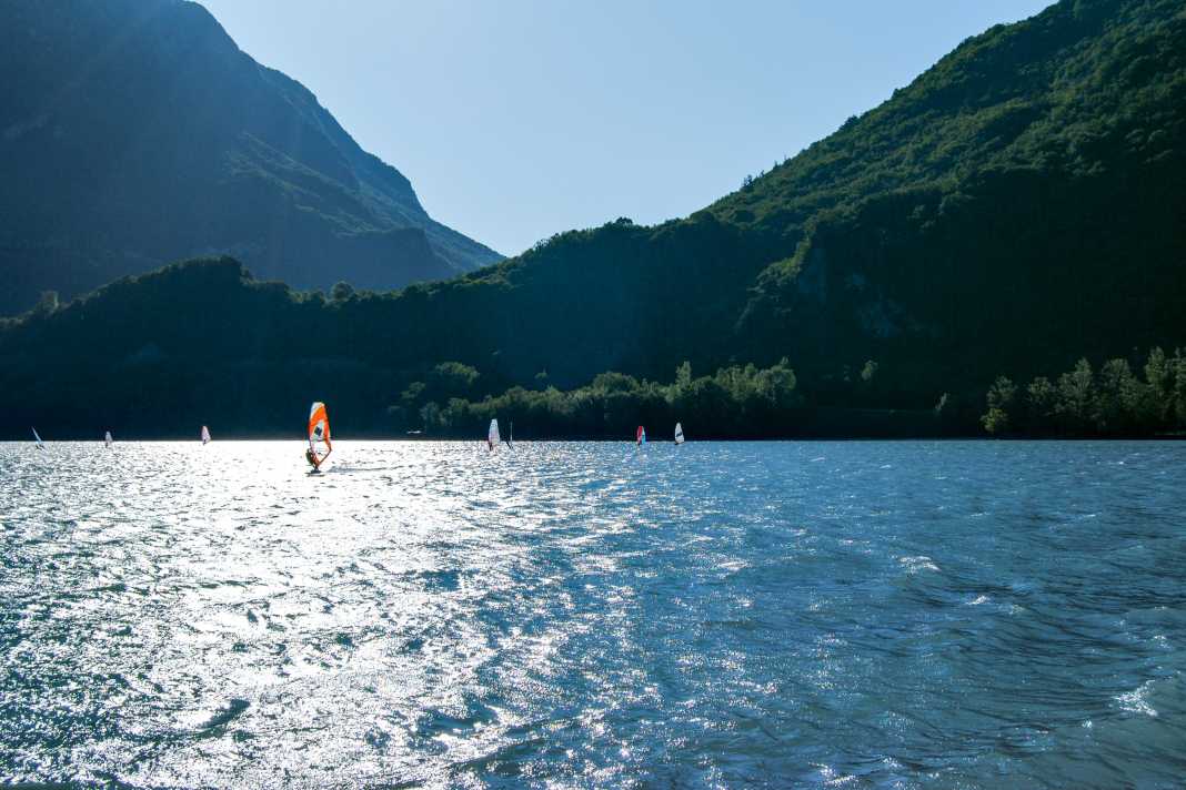 Lago di Cavazzo - die besten Windsurf-Spots im Überblick