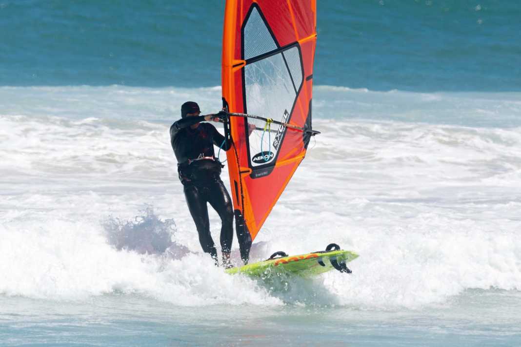 How to ride the Board-360 on the wave