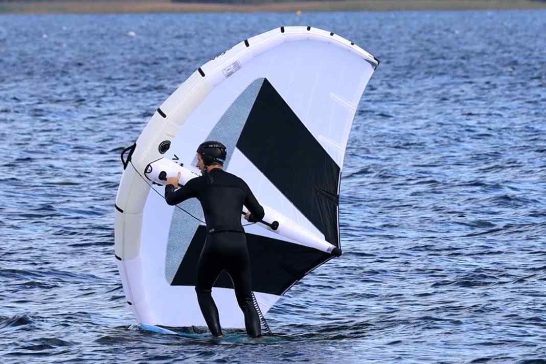 Entspannt dümpeln bei Leichtwind mit dem Wing