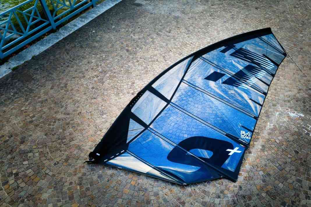 Point-7 9+ Light Wind Titan – a freerace sail designed to take on foils