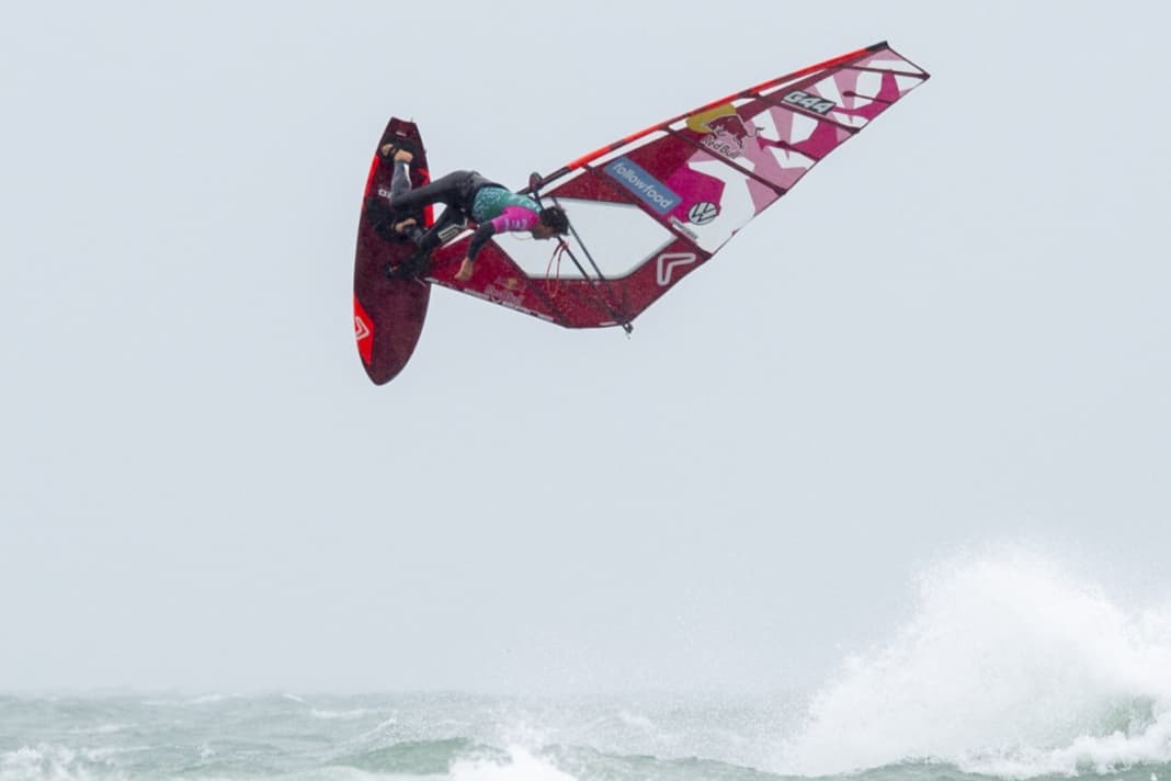 Paré and Köster shine – watch the live action now!