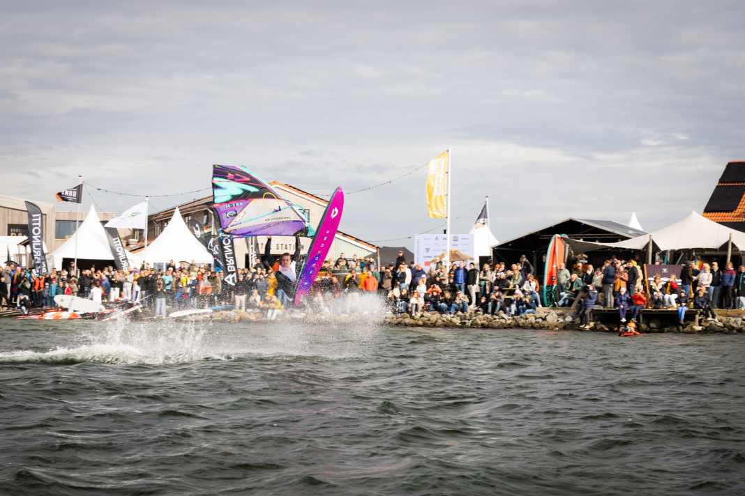 Festival-Wochenende am Brouwersdam mit Tow-In, Racing, Party - und Wind!