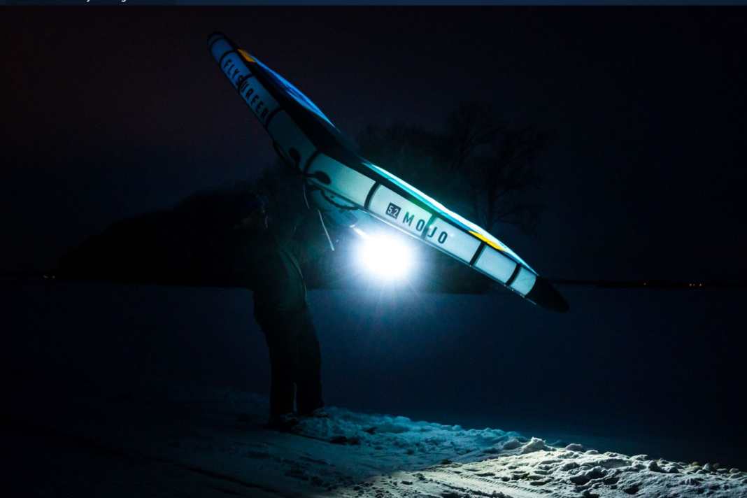 Wingsurfing in winter - fun on ice and snow