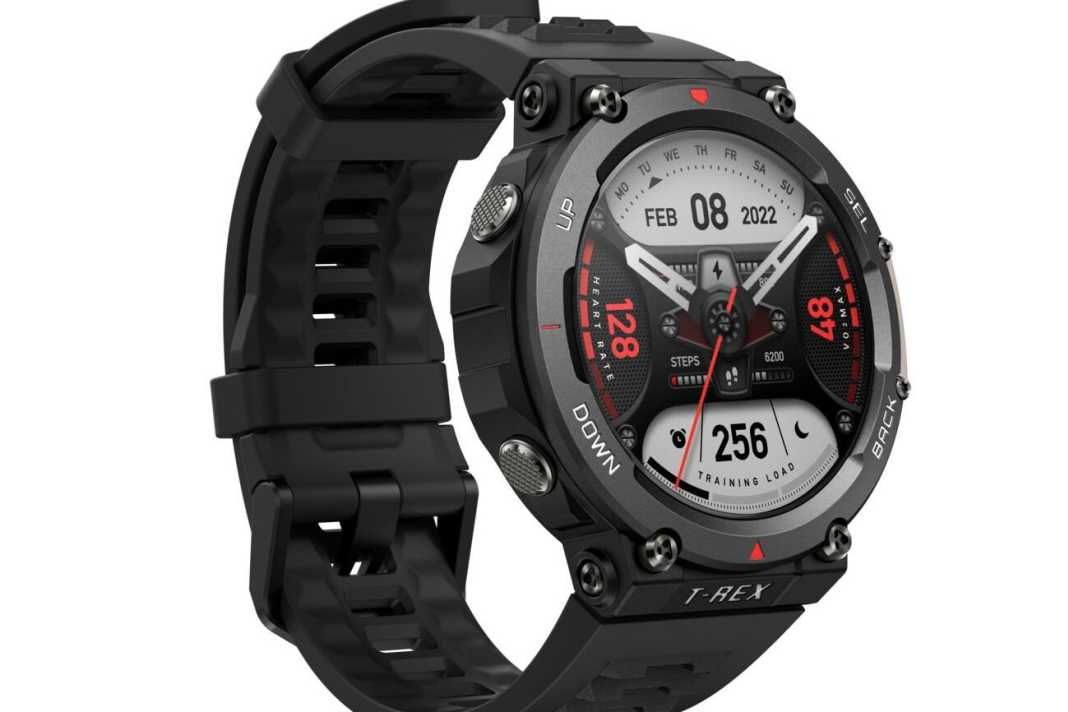 The Amazfit T-Rex tracking watch in a water sports test