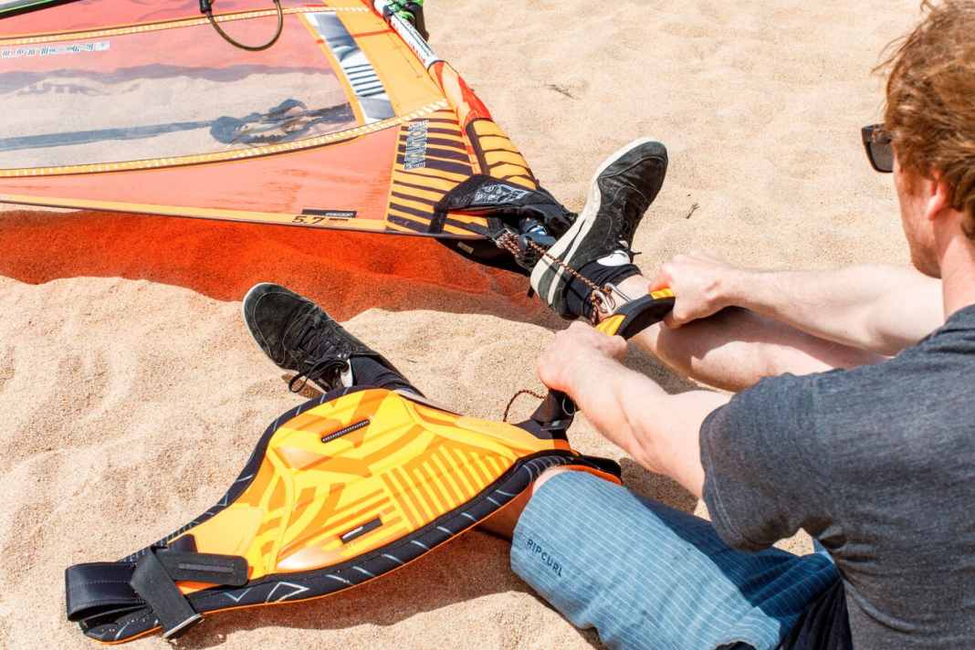 Trimm-Trick! So baust du dir eine Trimmhilfe für Windsurfsegel