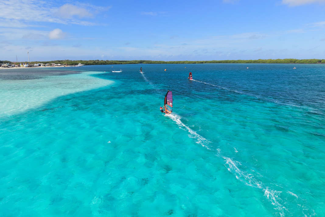Tycho Smits and Bobbi-Lynn de Jong win the PWA Youth Slalom World Cup in Bonaire