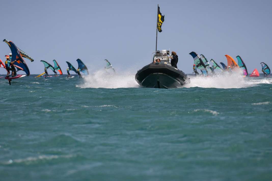 Defi Wing - 150 wingers at the first long-distance race in Gruissan