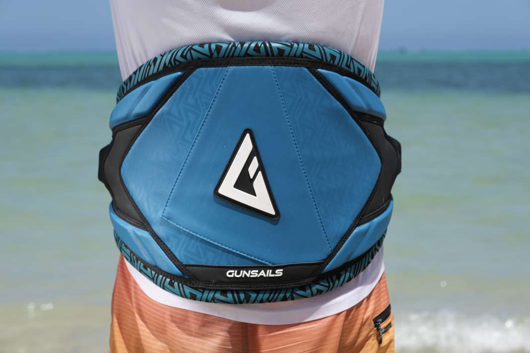 Test of the GunSails Relay waist harness - just like on grandma's sofa
