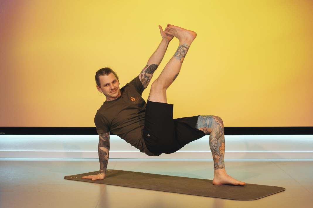 The best yoga exercises for windsurfers, wingfoilers and co.