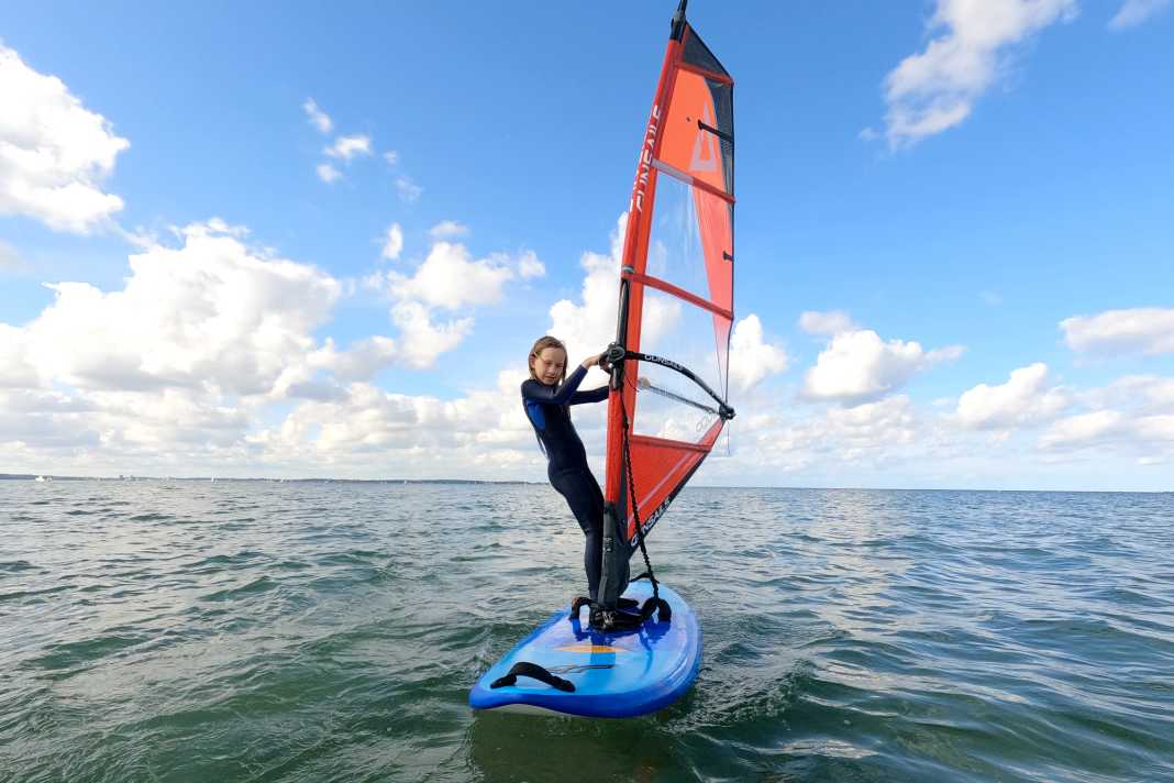 Diese Kindersegel findet ihr im Test in surf 7/2024