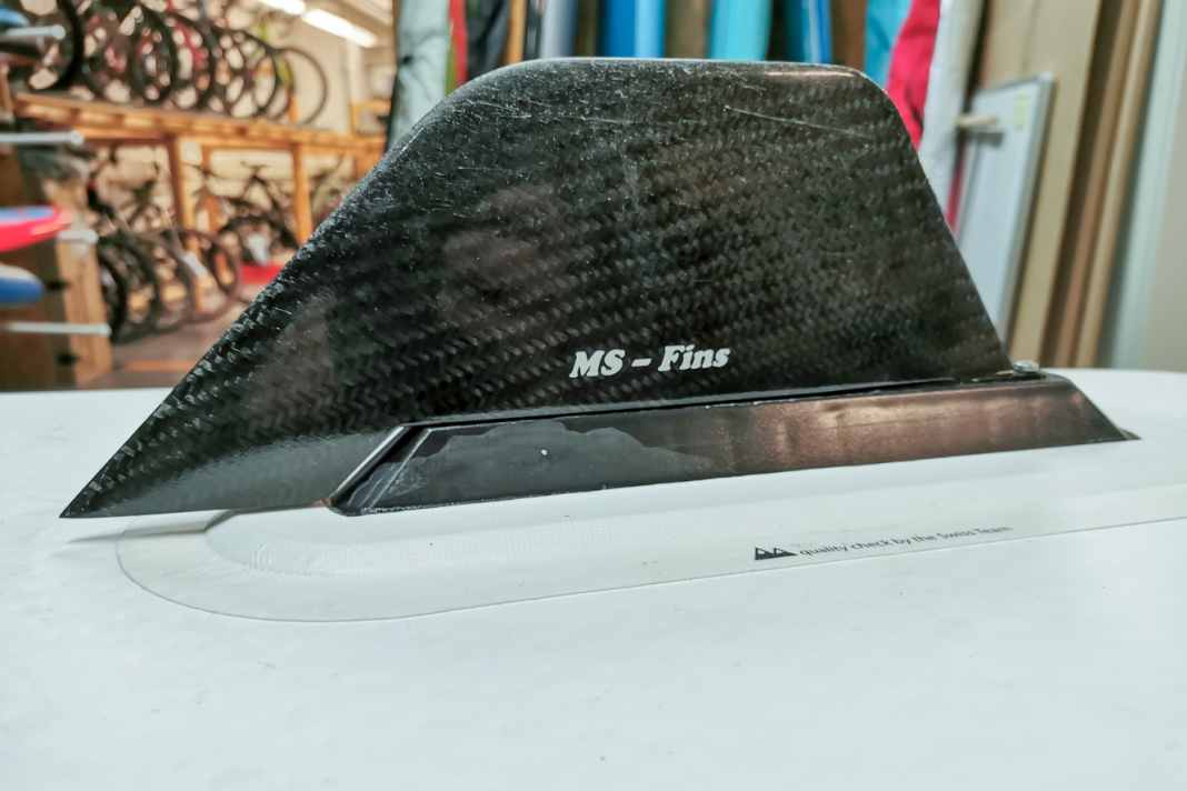 New SUP fin design for rivers and shallow water