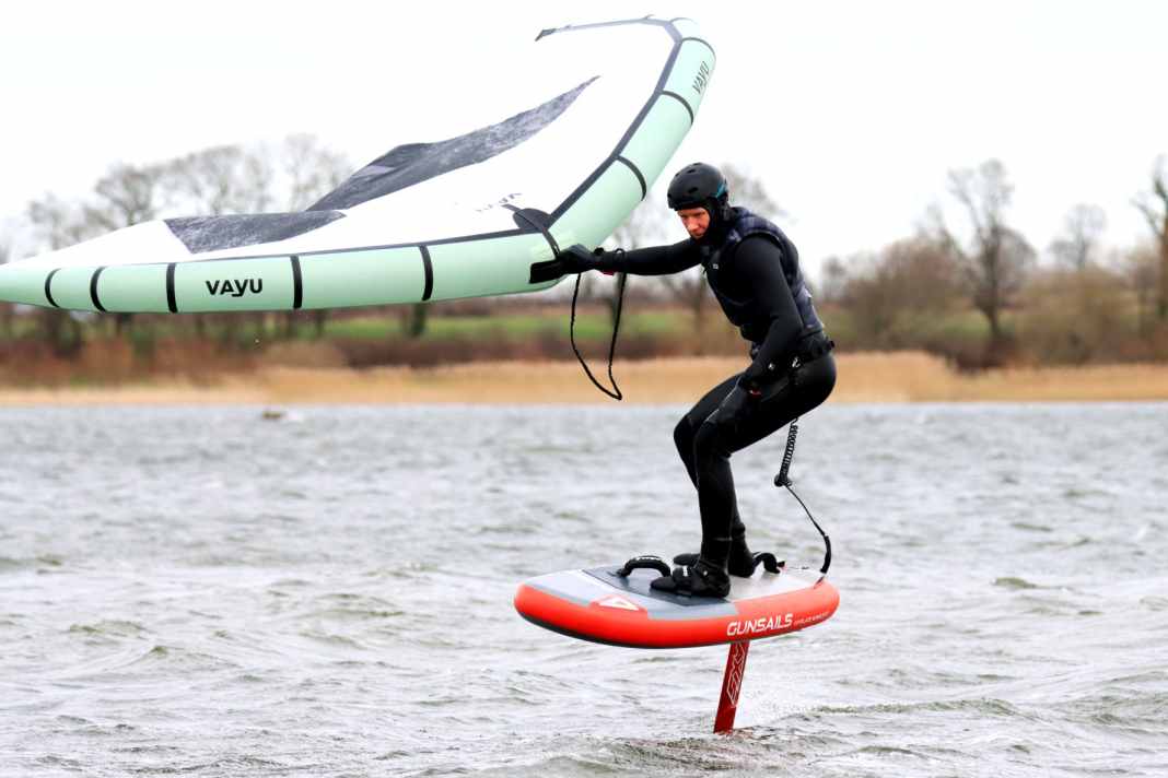 GunSails Hy-Flate - inflatable wingboard for under 900 euros