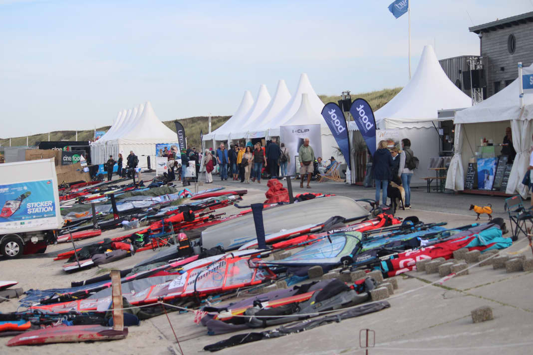 Lay Day und Slalom-Fahrer im Wartezimmer