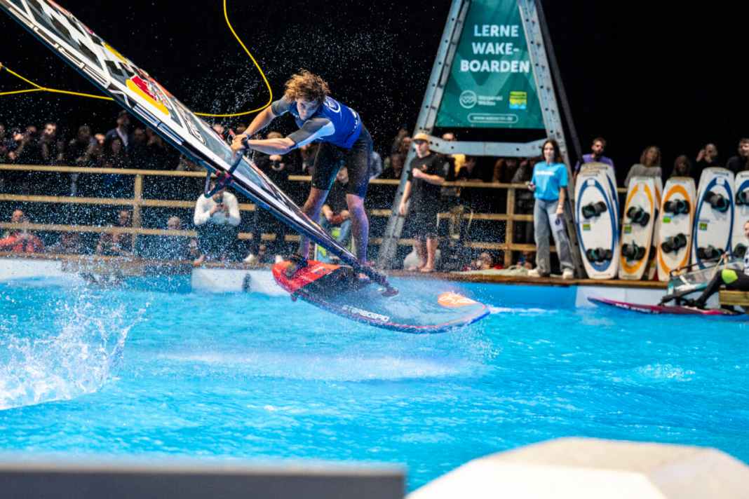 Die Elite des Freestyle-Windsurfens trifft sich am Wochenende auf der boot Düsseldorf