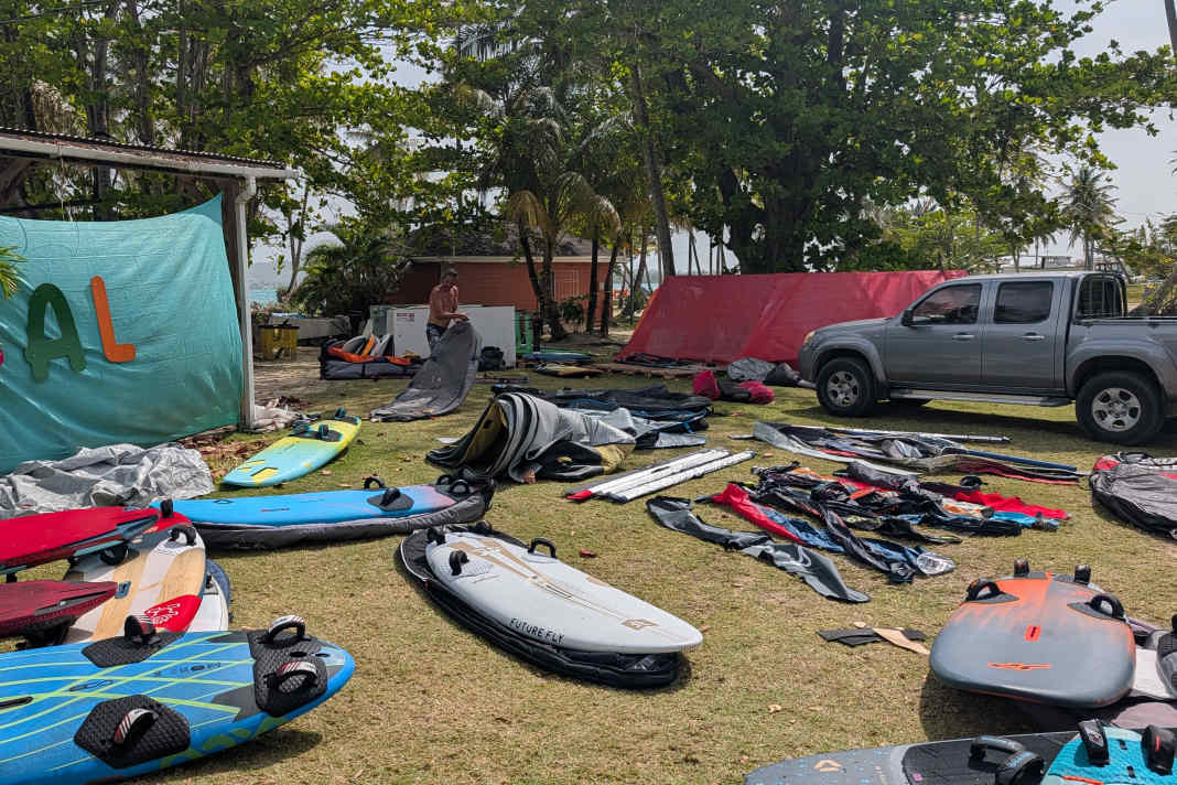 Alle Tests 2026 im Überblick - Boards, Segel, Gabeln und mehr zum Windsurfen