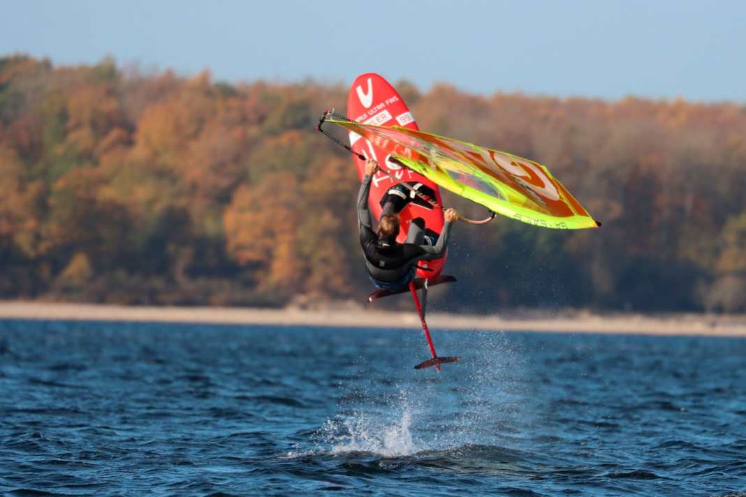 Das Foil- & Freestylebrett beStyler von Maui Ultra Fins
