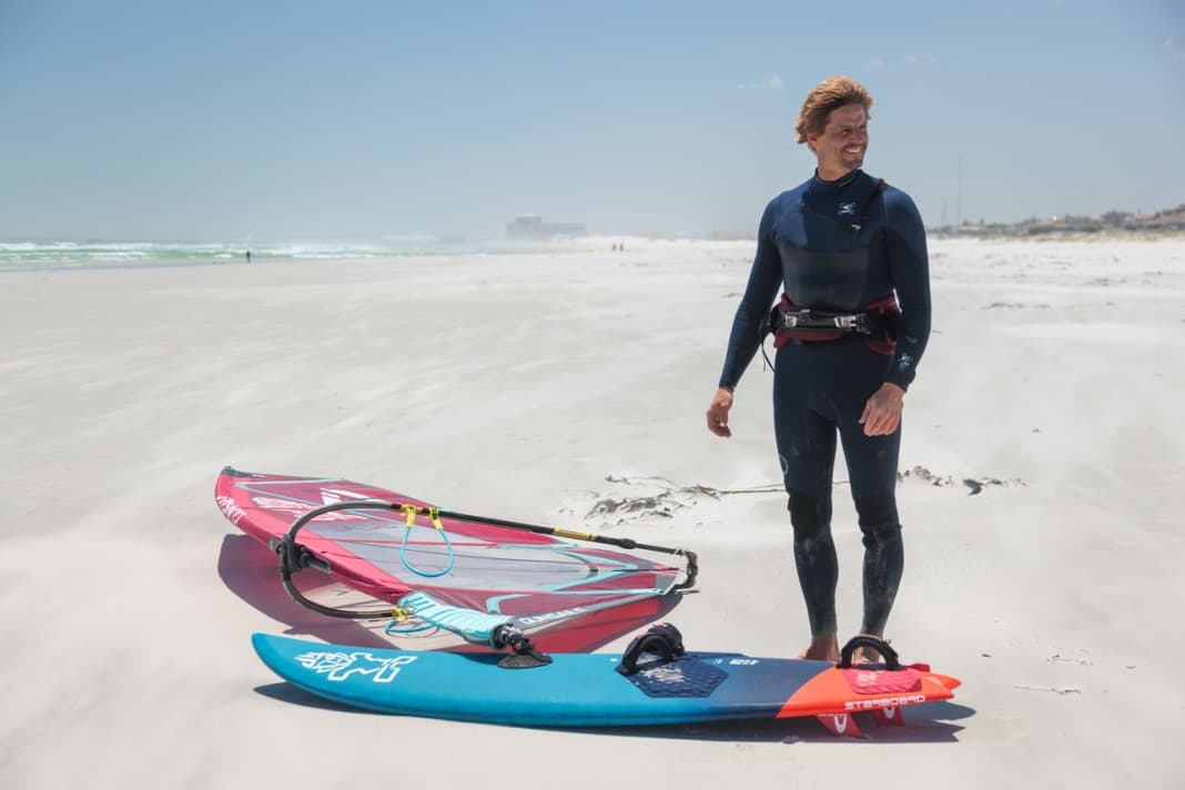 Sieben Camps für Wind- und Wingsurfer mit Worldcup-Profi Florian Jung