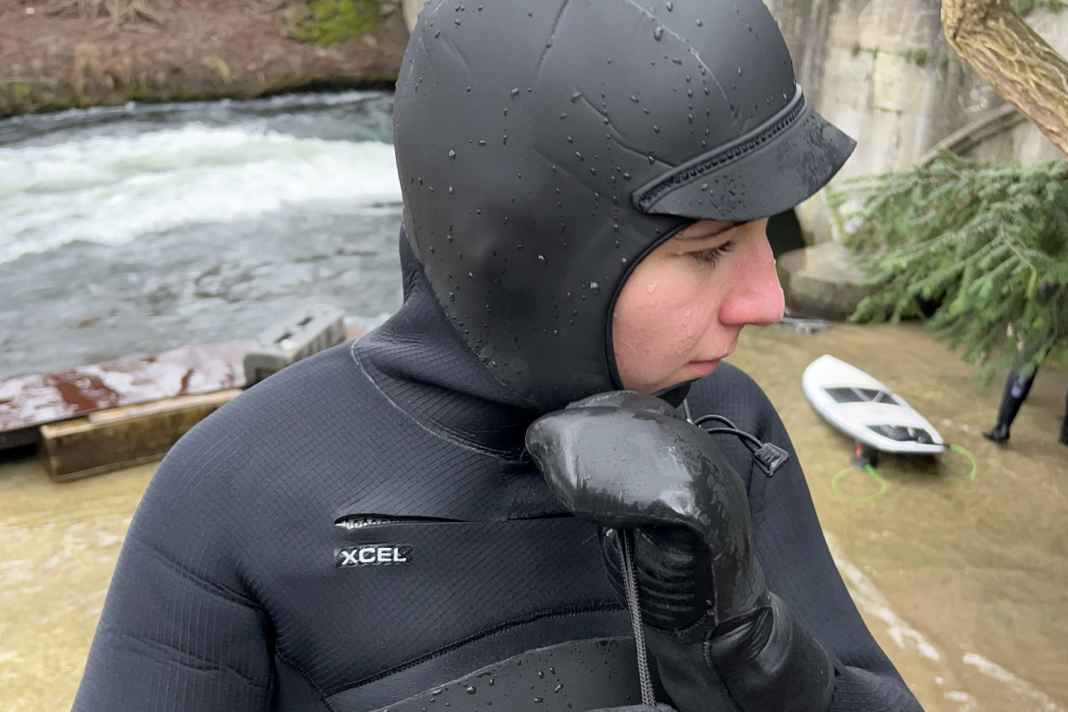 Xcel Infinity 6/5 Hooded im Test - dicht und bequem