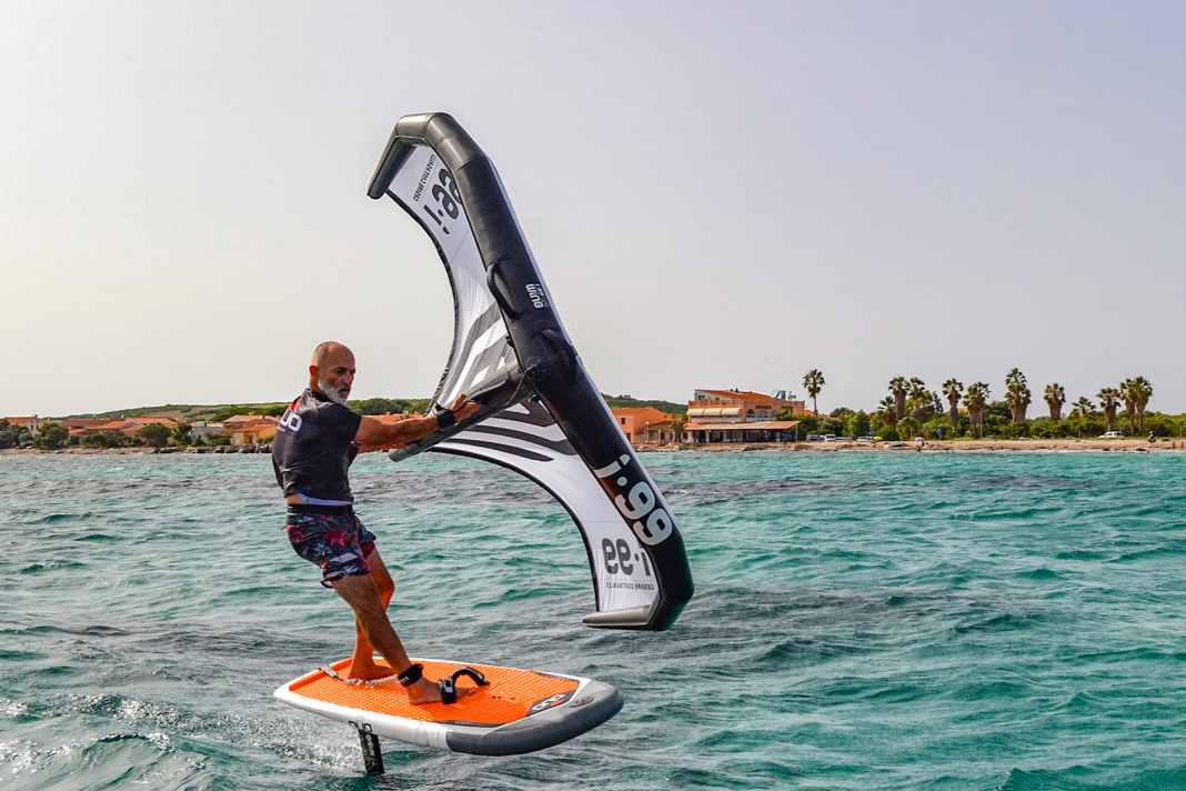 Half solid, half inflatable - the Duo Foiler