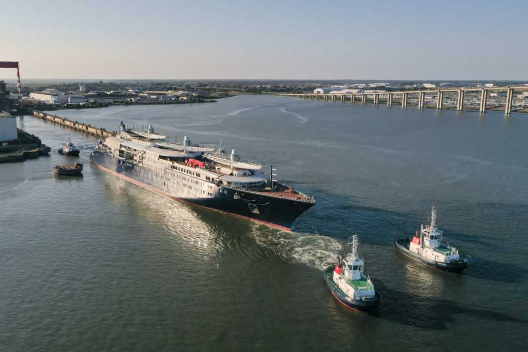 Giga-Segelschiff feiert Stapellauf
