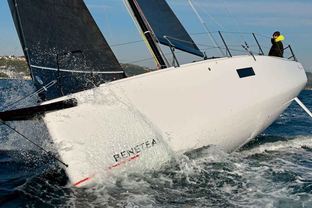 Test d'un voilier de régate au top de sa forme pour la croisière