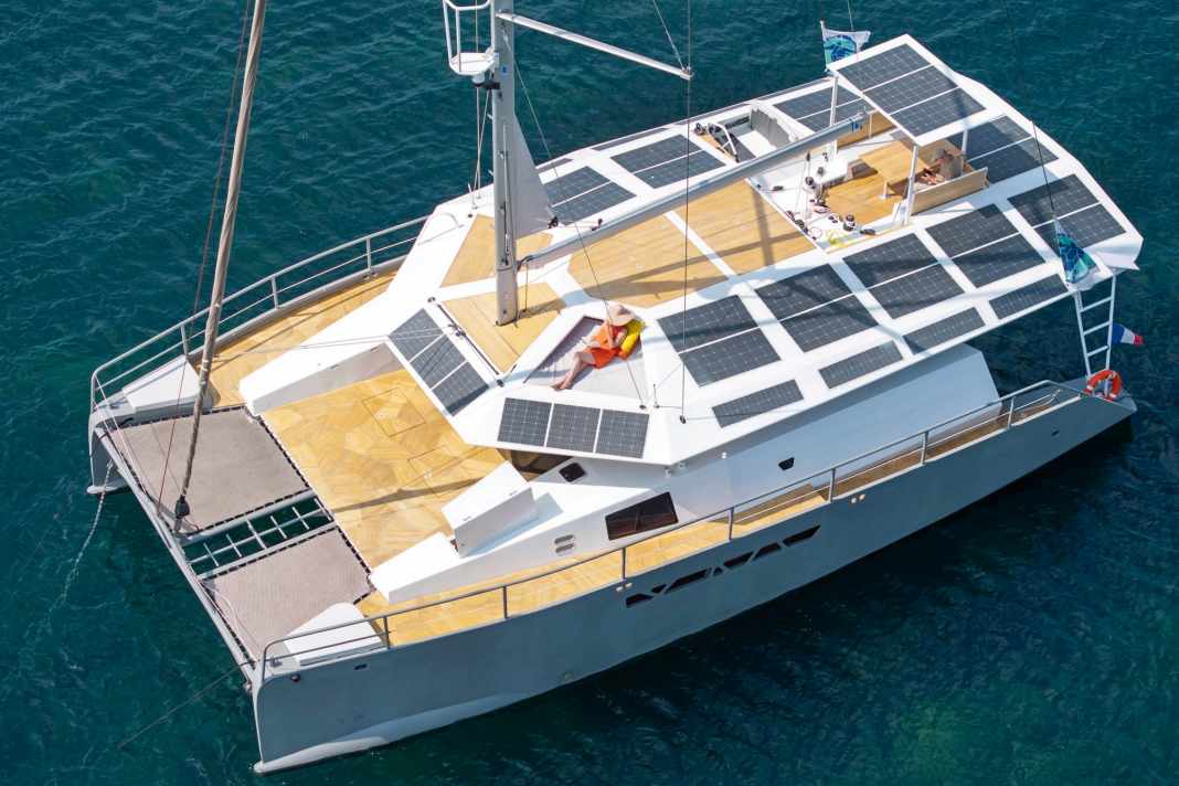 La Tortue 147 è una rivoluzione di design su due scafi