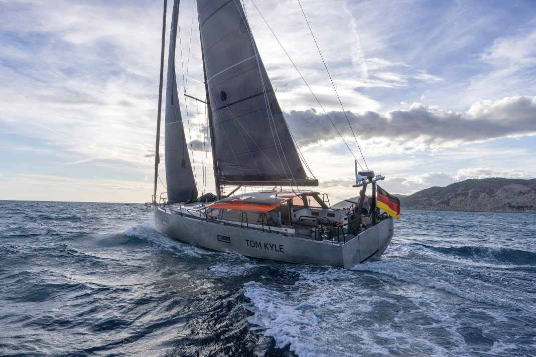 Blauwasseryacht mit sportlichen Ambitionen im Test-Video