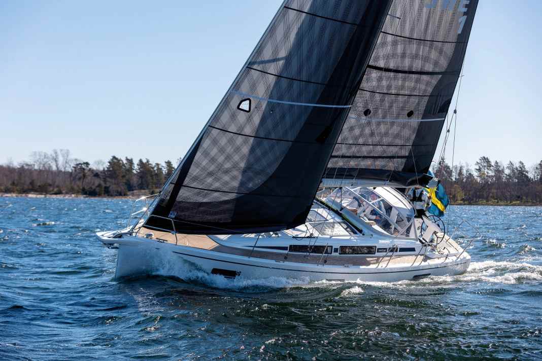 Die sportliche Schwedin im Segelcheck – das Test-Video