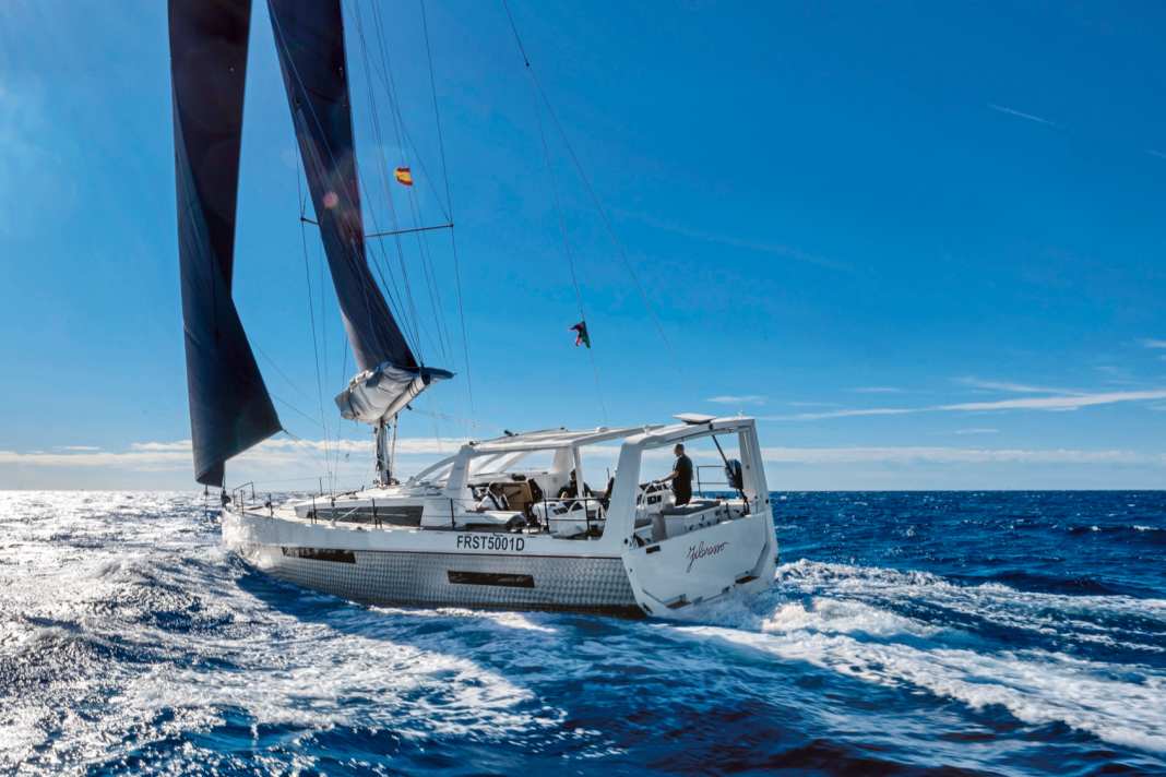 Lo yacht in alluminio è robusto, silenzioso e piacevolmente semplice