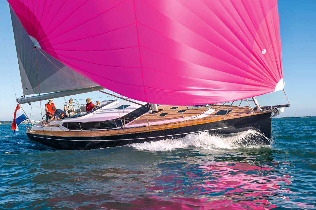 Test YACHT d'un voilier de croisière de grande qualité