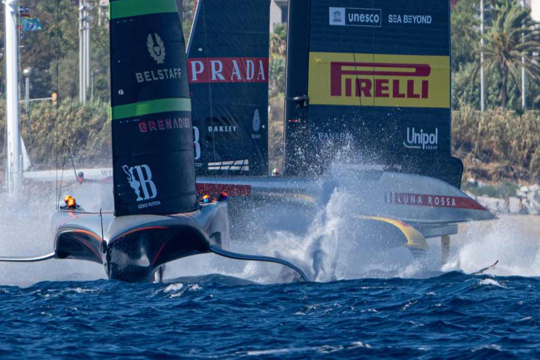 Barcelona thriller! "Britannia" and "Luna Rossa" bow to bow