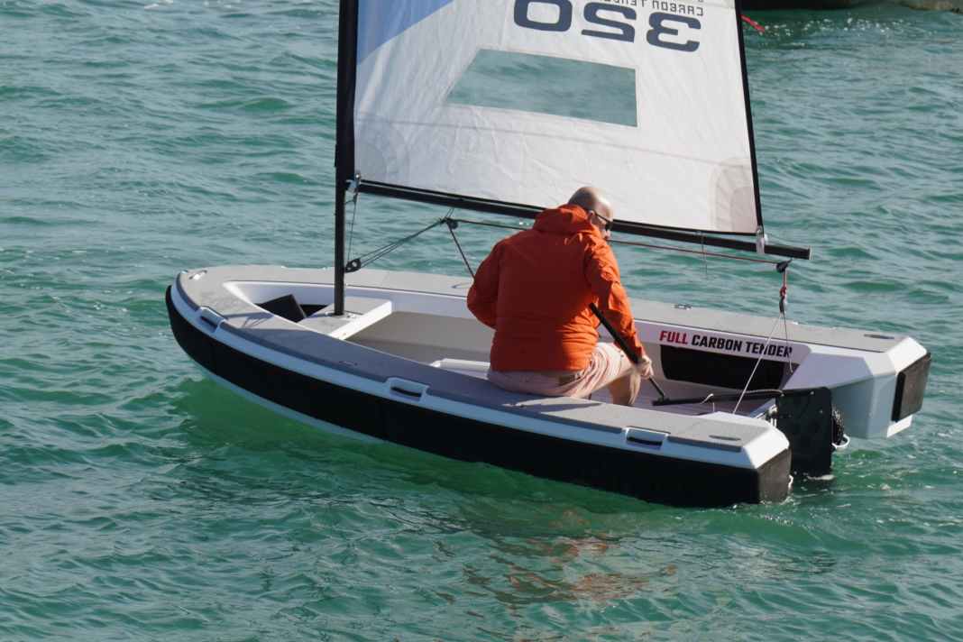 3D Tender Reef Carbon – an ultra-light carbon dinghy suitable for sailing