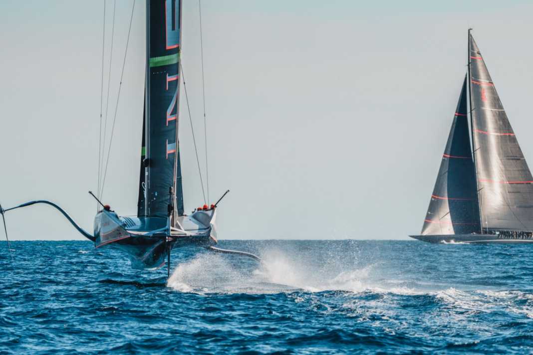 Incontro nell'Arena di Barcellona - I giganti della Classe J incontrano i foiler AC75